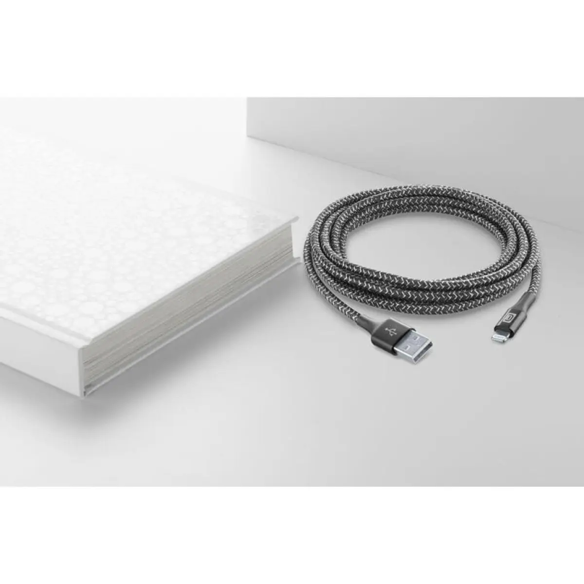 Кабел данни усилен USB - Lightning 2.5 м черен